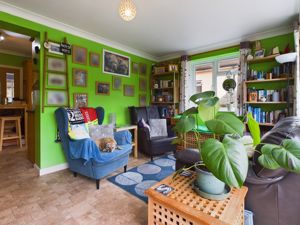 Dining room - click for photo gallery